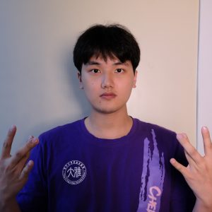 施 德 漩